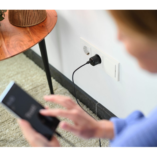 Trust Maxo Universal Black AC Indoor Trust Maxo Universal Black AC Indoor