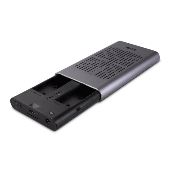 USB 3.2 Gen 2x2 Dual M.2 NVMe SSD Enclosure with Clone Feature USB 3.2 Gen 2x2 Dual M.2 NVMe SSD Enclosure with Clone Feature