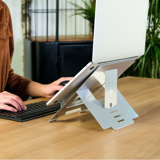 R-Go Tools Laptop stand R-Go Riser Flexible, adjustable folding laptop riser, ergonomic, Hylite aluminum, silver R-Go Tools Laptop stand R-Go Riser Flexible, adjustable folding laptop riser, ergonomic, Hylite aluminum, silver